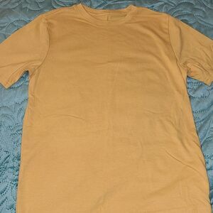 Wonder Nation yellow shirt